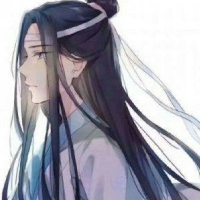 5岁男孩砸平滑梯旁凸起钉子